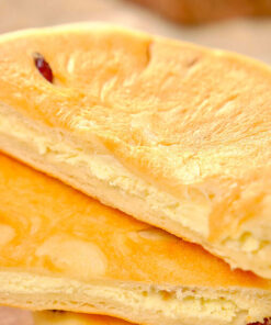 Alternative view of Bánh Mì Kem Pho mai Nam Việt Quất
