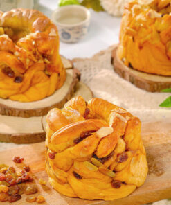 Alternative view of Bánh Mì Cuộn Nho Quế